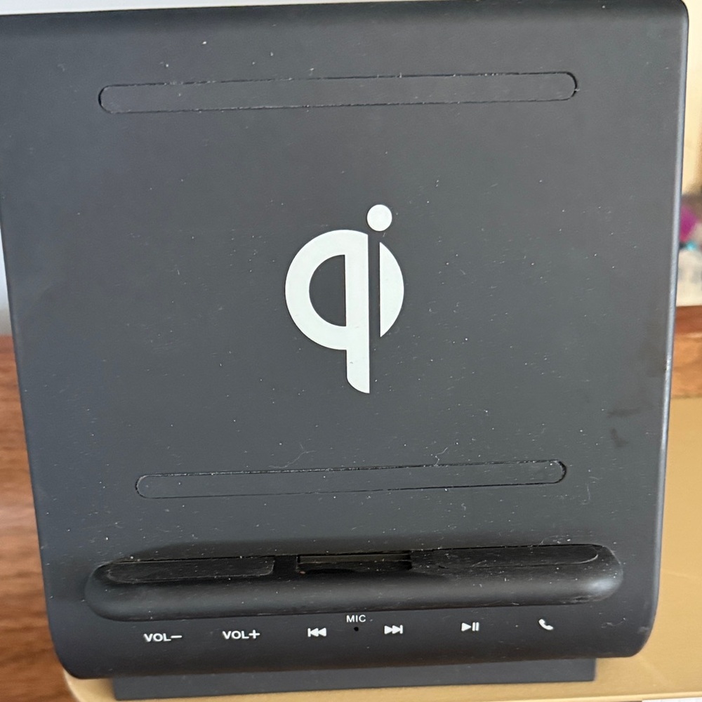 Qi Wireless Charger Stand - Black
